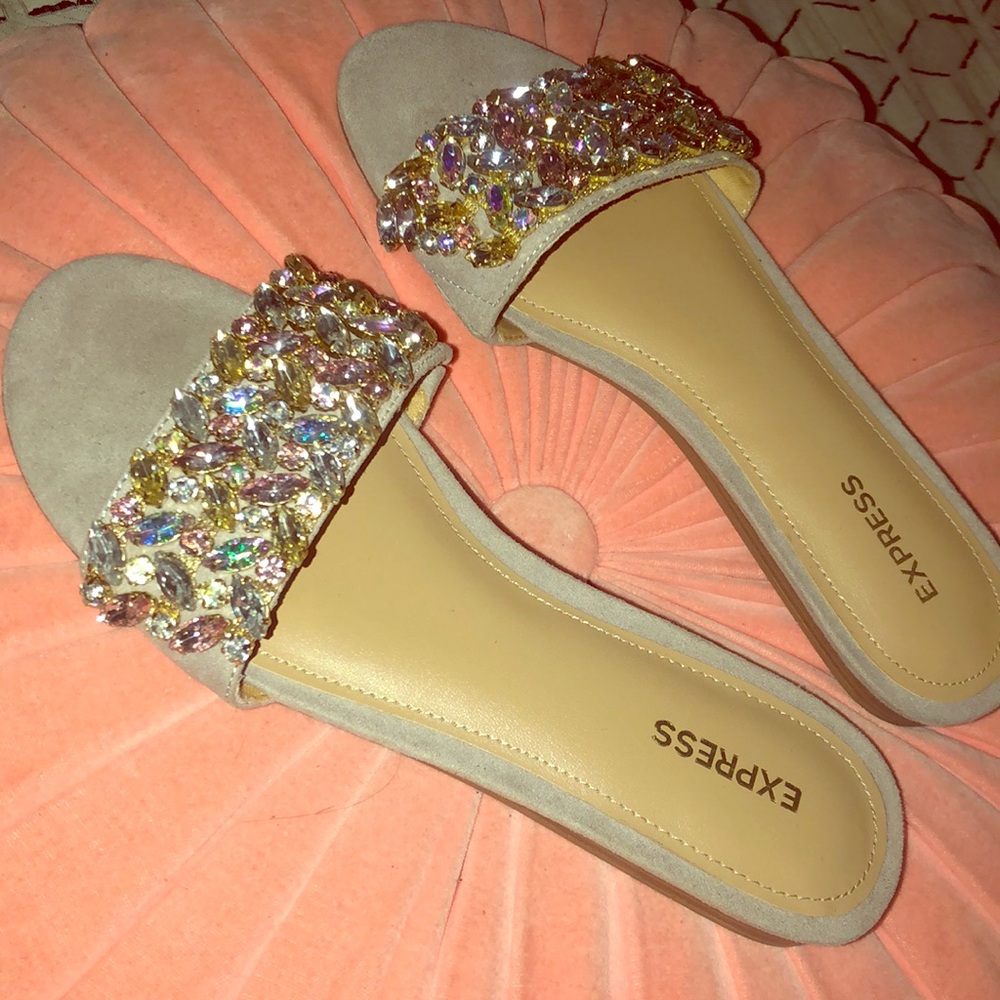 Express sandals